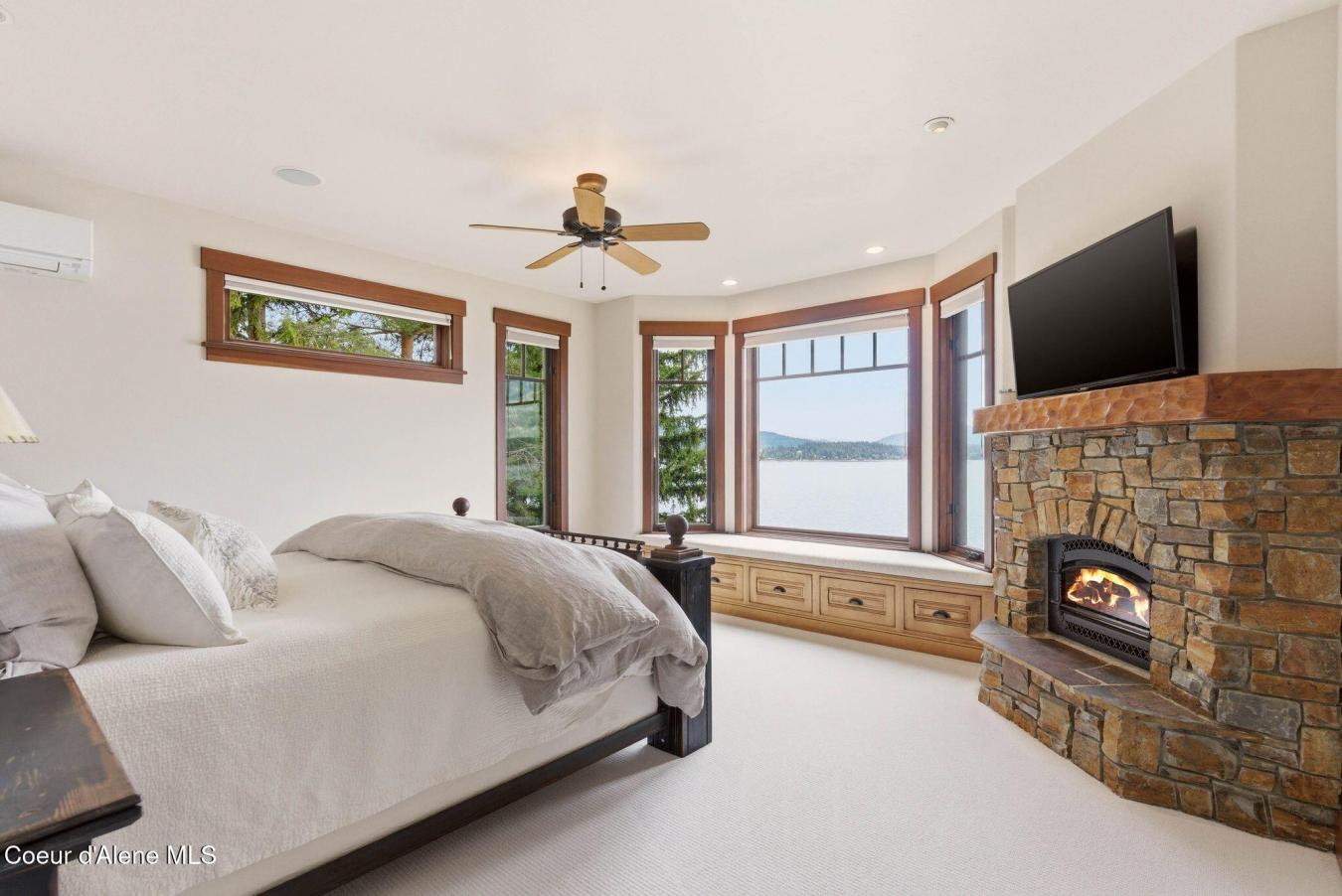Sandpoint, Bonner, 83864, United States, 6 Bedrooms Bedrooms, ,2 BathroomsBathrooms,Residential,For Sale,2044904
