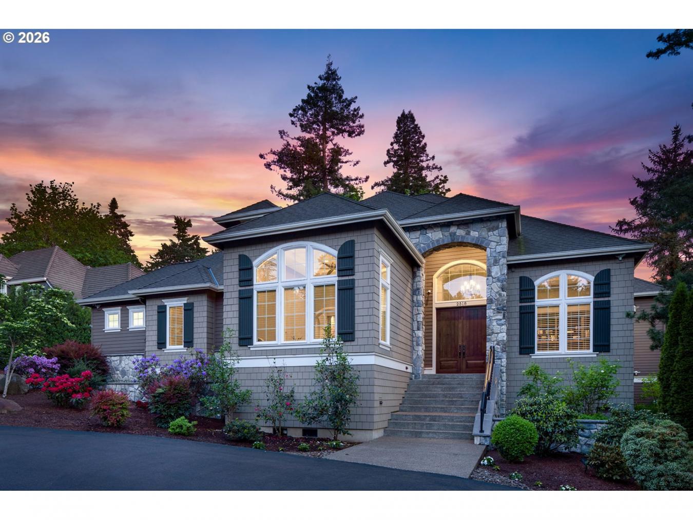 LakeOswego, Clackamas, 97034, United States, 4 Bedrooms Bedrooms, ,2 BathroomsBathrooms,Residential,For Sale,2044903