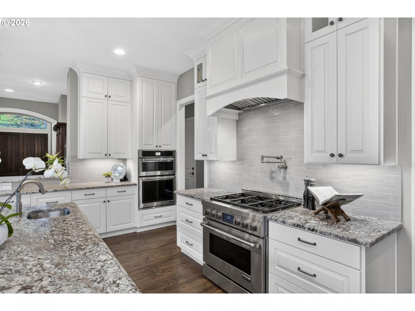 LakeOswego, Clackamas, 97034, United States, 4 Bedrooms Bedrooms, ,2 BathroomsBathrooms,Residential,For Sale,2044903