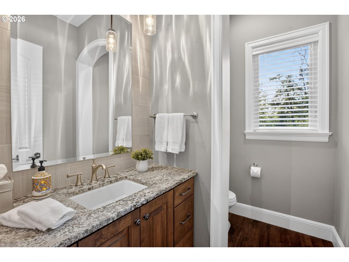 LakeOswego, Clackamas, 97034, United States, 4 Bedrooms Bedrooms, ,2 BathroomsBathrooms,Residential,For Sale,2044903