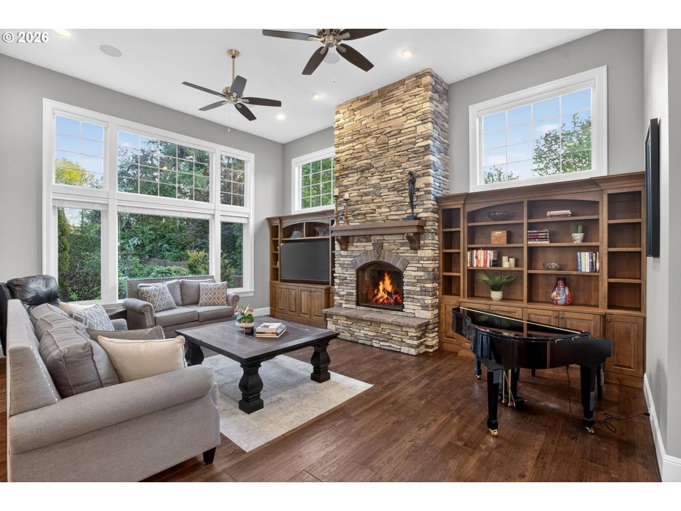 LakeOswego, Clackamas, 97034, United States, 4 Bedrooms Bedrooms, ,2 BathroomsBathrooms,Residential,For Sale,2044903