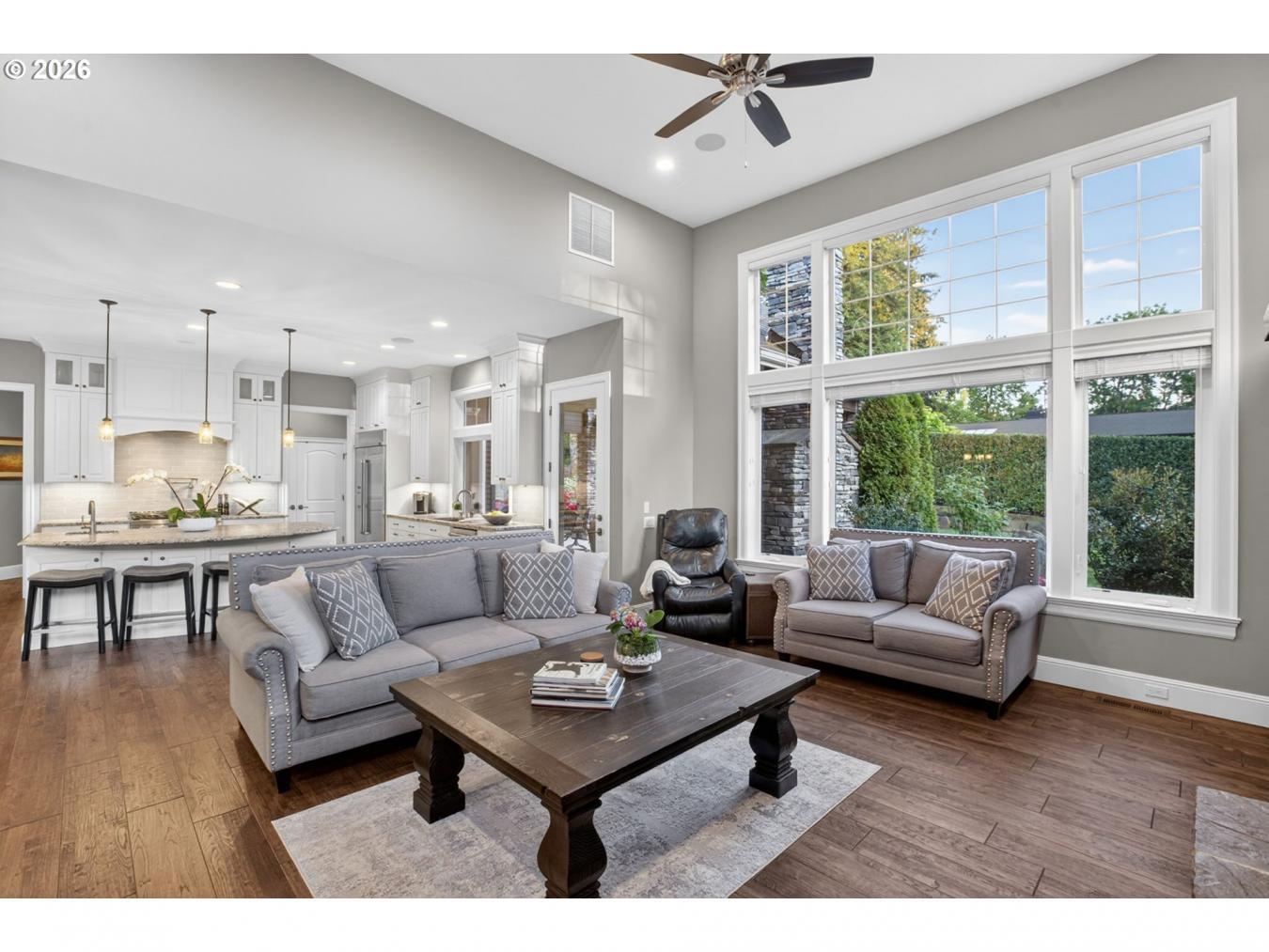 LakeOswego, Clackamas, 97034, United States, 4 Bedrooms Bedrooms, ,2 BathroomsBathrooms,Residential,For Sale,2044903
