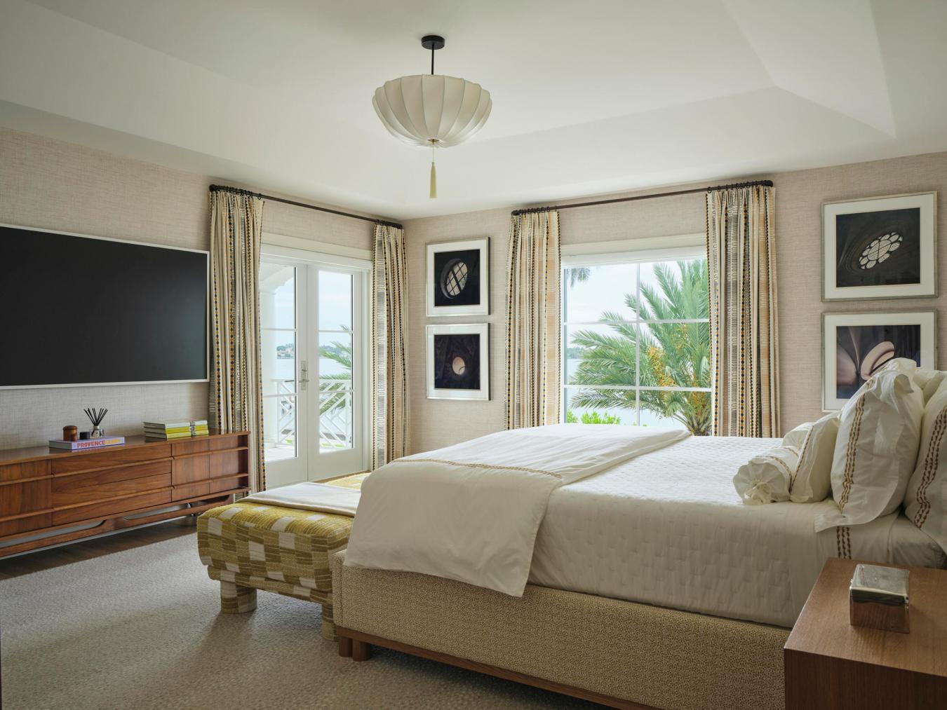 This meticulously renovated waterfront home in the highly sought-after – image 15
