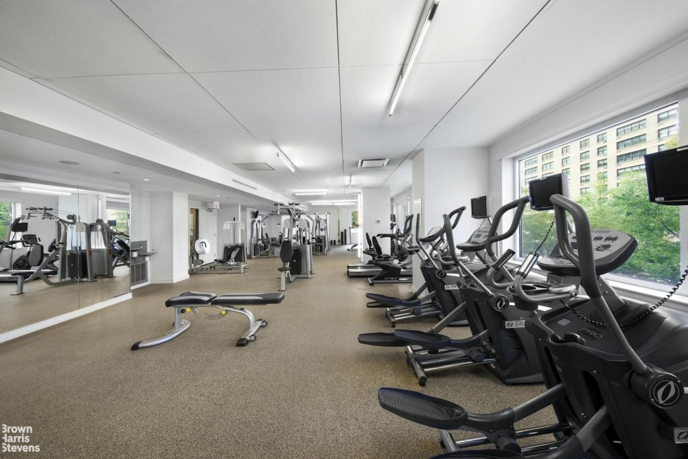 New York, New York, 10023, United States, 3 Bedrooms Bedrooms, ,2 BathroomsBathrooms,Residential,For Sale,2044892