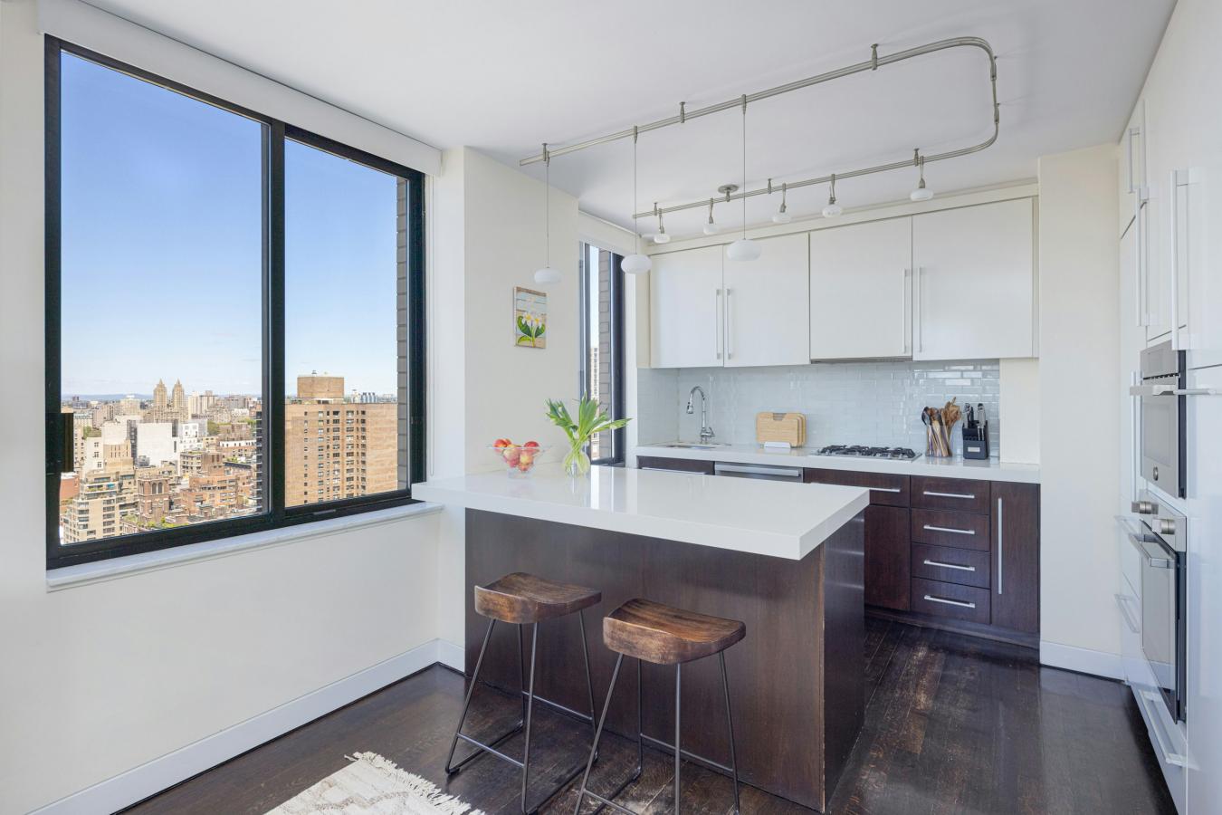 New York, New York, 10028, United States, 3 Bedrooms Bedrooms, ,2 BathroomsBathrooms,Residential,For Sale,2044890