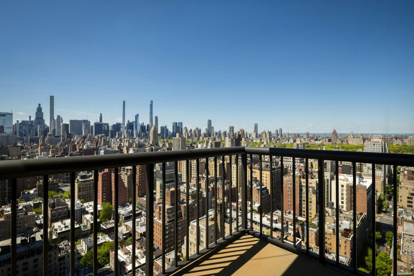 New York, New York, 10028, United States, 3 Bedrooms Bedrooms, ,2 BathroomsBathrooms,Residential,For Sale,2044890