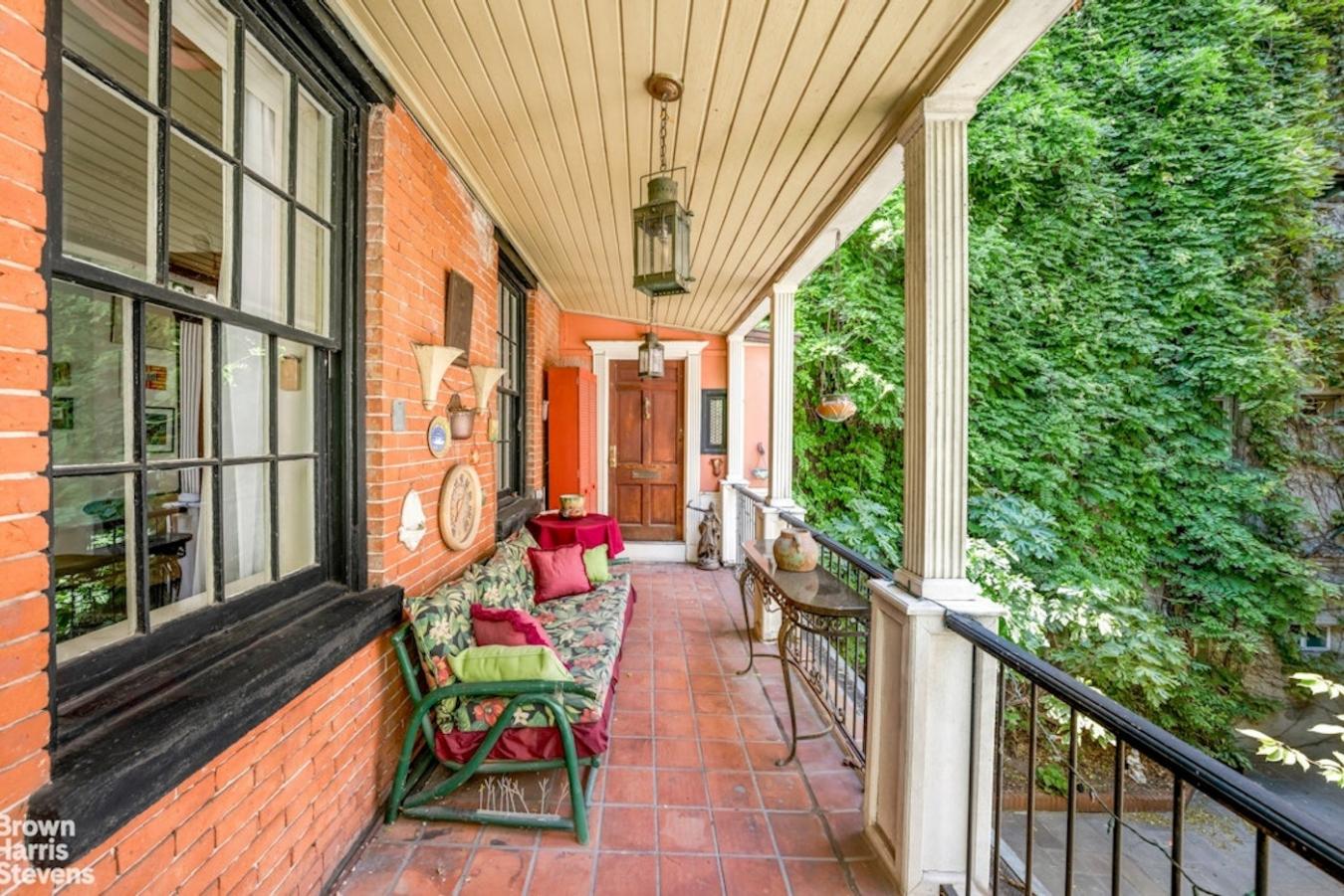 New York, New York, 10036, United States, 3 Bedrooms Bedrooms, ,3 BathroomsBathrooms,Residential,For Sale,2044891
