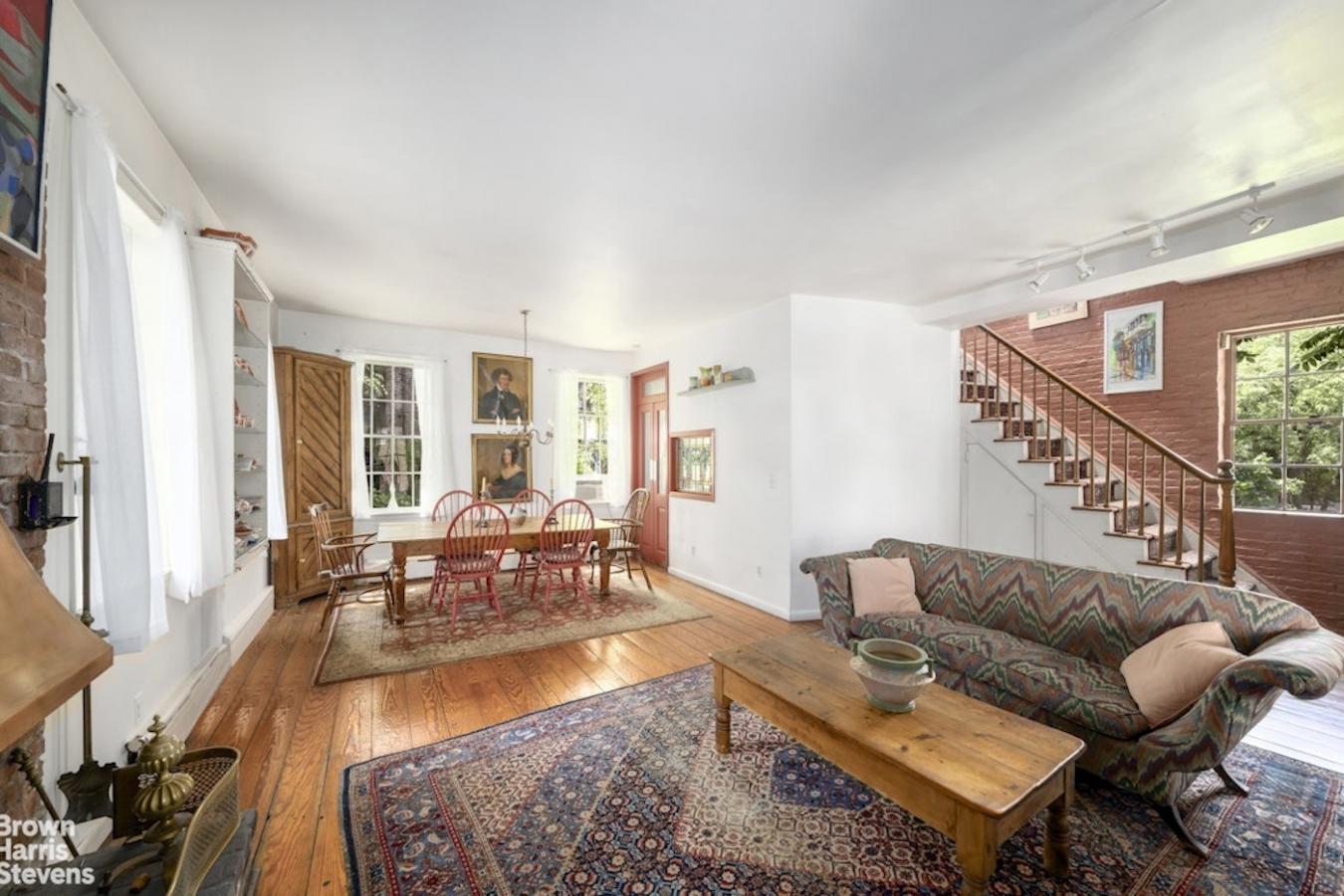 New York, New York, 10036, United States, 3 Bedrooms Bedrooms, ,3 BathroomsBathrooms,Residential,For Sale,2044891
