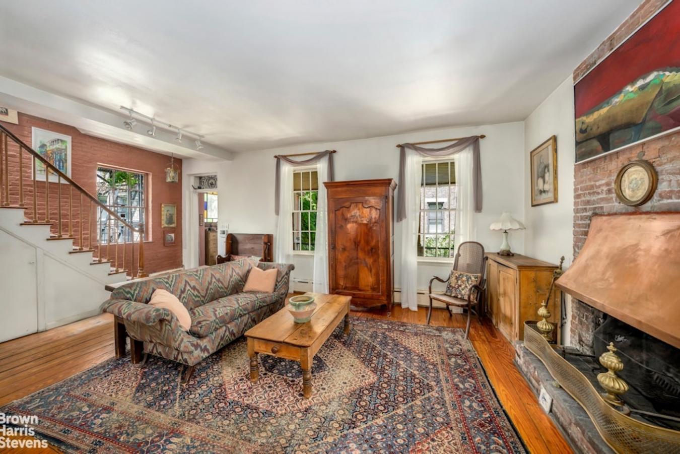 New York, New York, 10036, United States, 3 Bedrooms Bedrooms, ,3 BathroomsBathrooms,Residential,For Sale,2044891