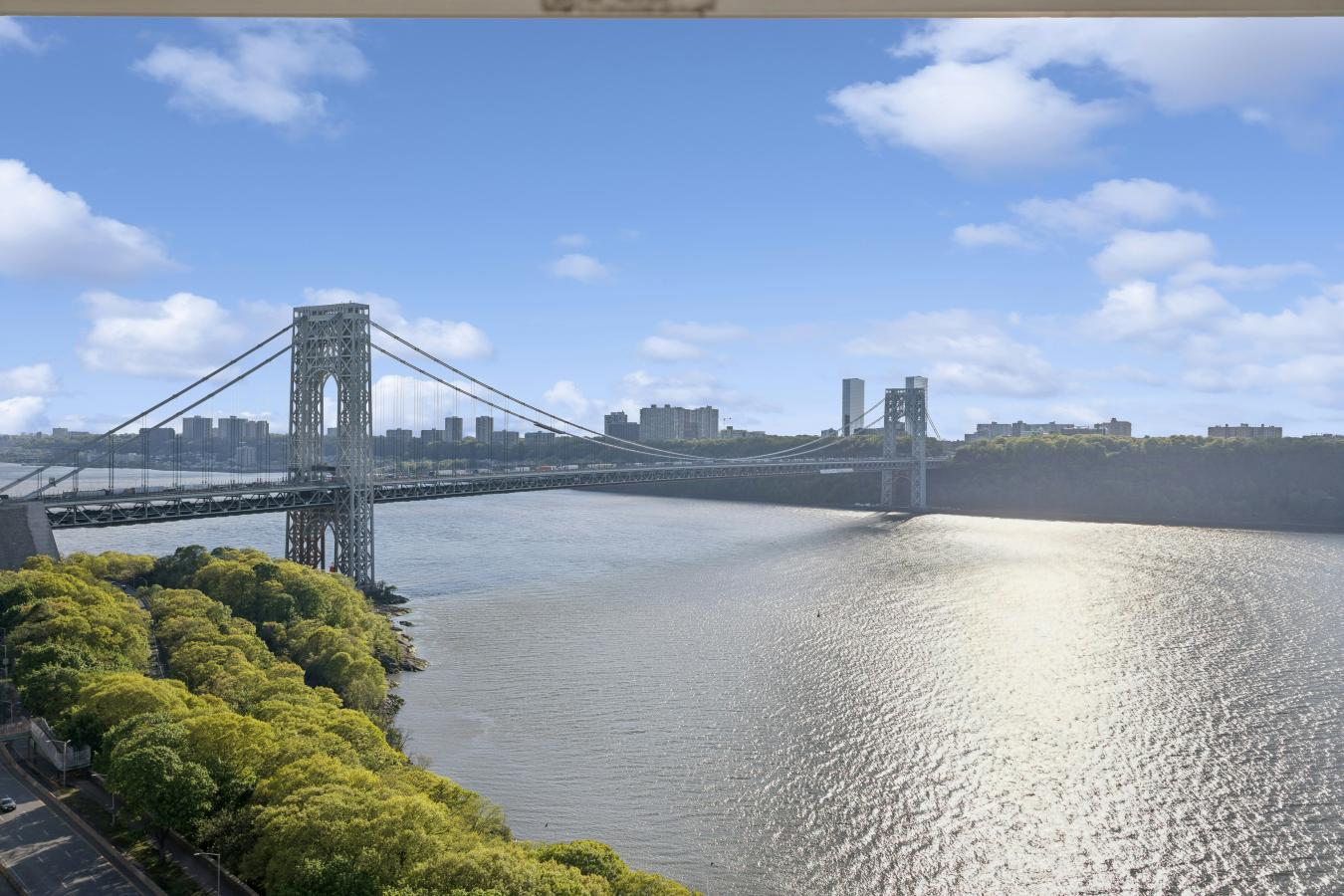Washington Heights, New York, 10033, United States, 4 Bedrooms Bedrooms, ,3 BathroomsBathrooms,Residential,For Sale,2044886