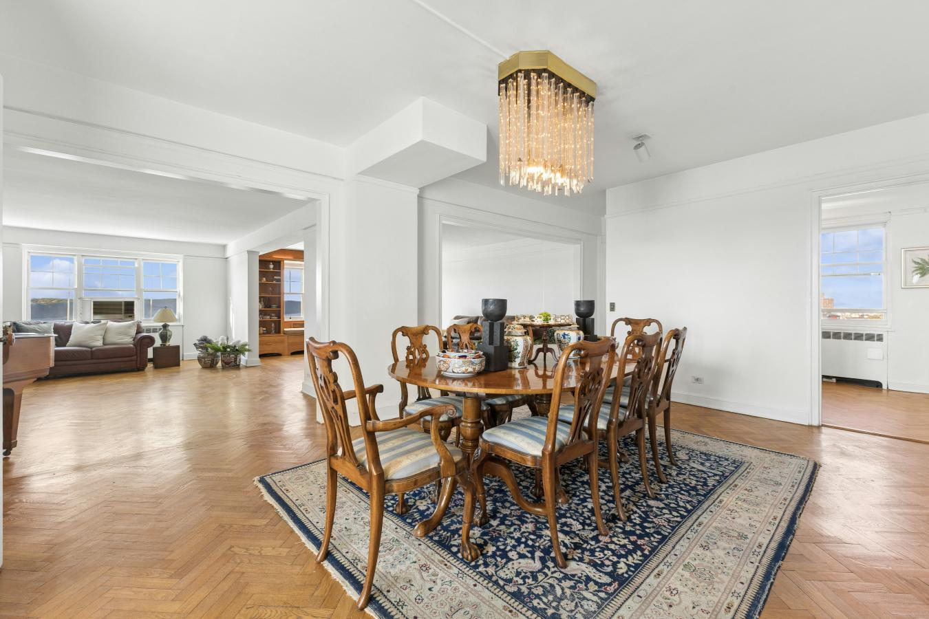 Washington Heights, New York, 10033, United States, 4 Bedrooms Bedrooms, ,3 BathroomsBathrooms,Residential,For Sale,2044886