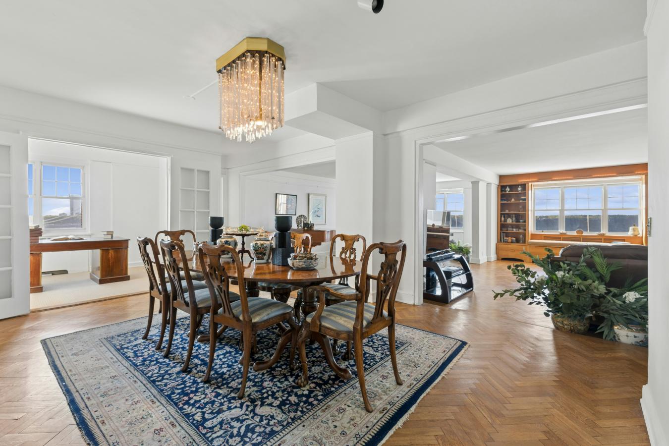 Washington Heights, New York, 10033, United States, 4 Bedrooms Bedrooms, ,3 BathroomsBathrooms,Residential,For Sale,2044886