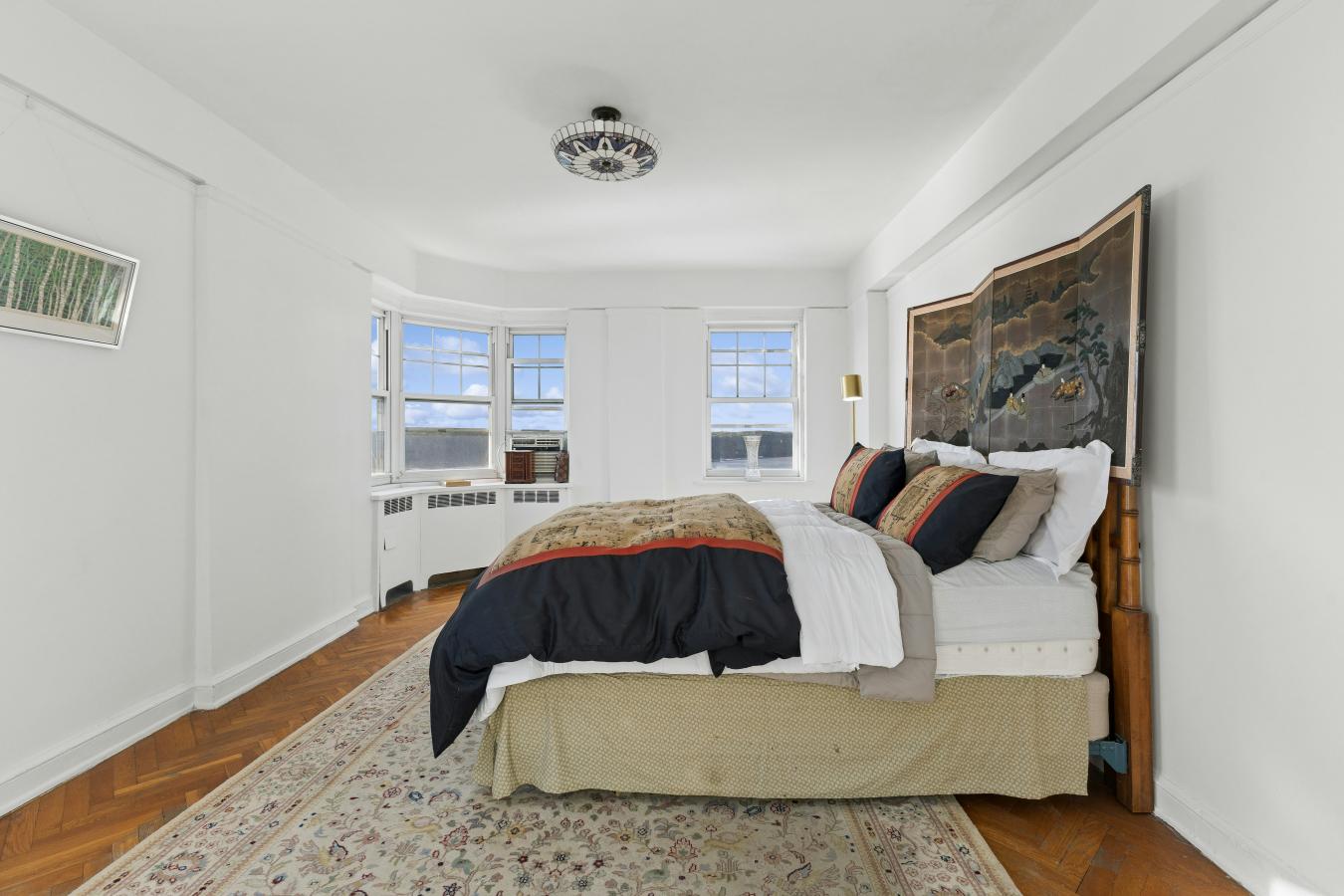 Washington Heights, New York, 10033, United States, 4 Bedrooms Bedrooms, ,3 BathroomsBathrooms,Residential,For Sale,2044886