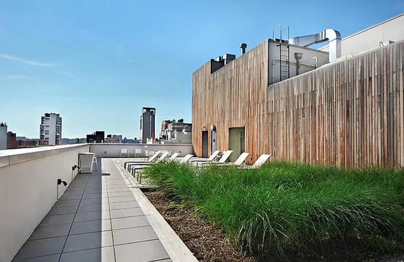 Chelsea, New York, 10011, United States, 1 Bedroom Bedrooms, ,2 BathroomsBathrooms,Residential,For Sale,2044885