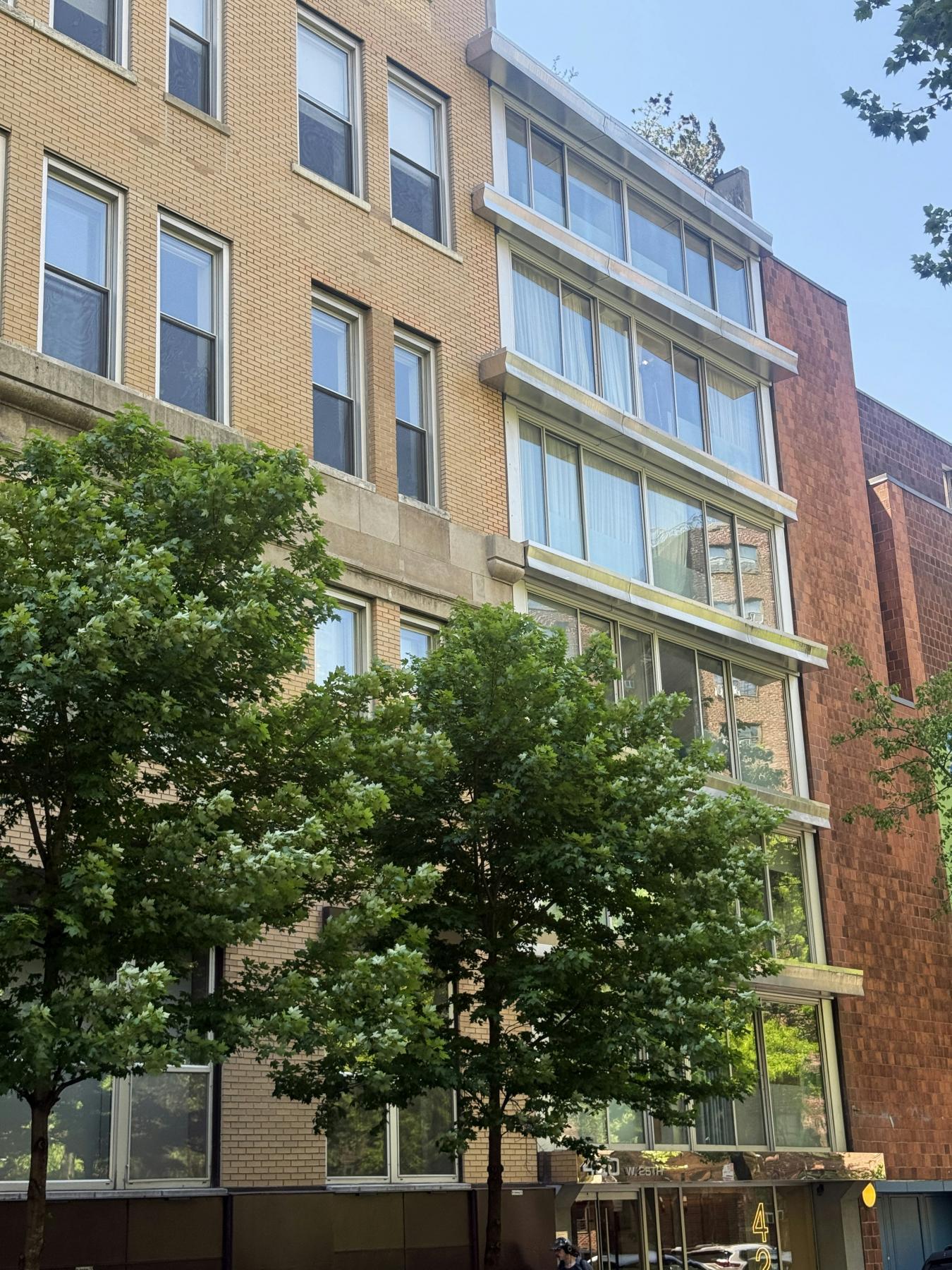 Chelsea, New York, 10011, United States, 1 Bedroom Bedrooms, ,2 BathroomsBathrooms,Residential,For Sale,2044885