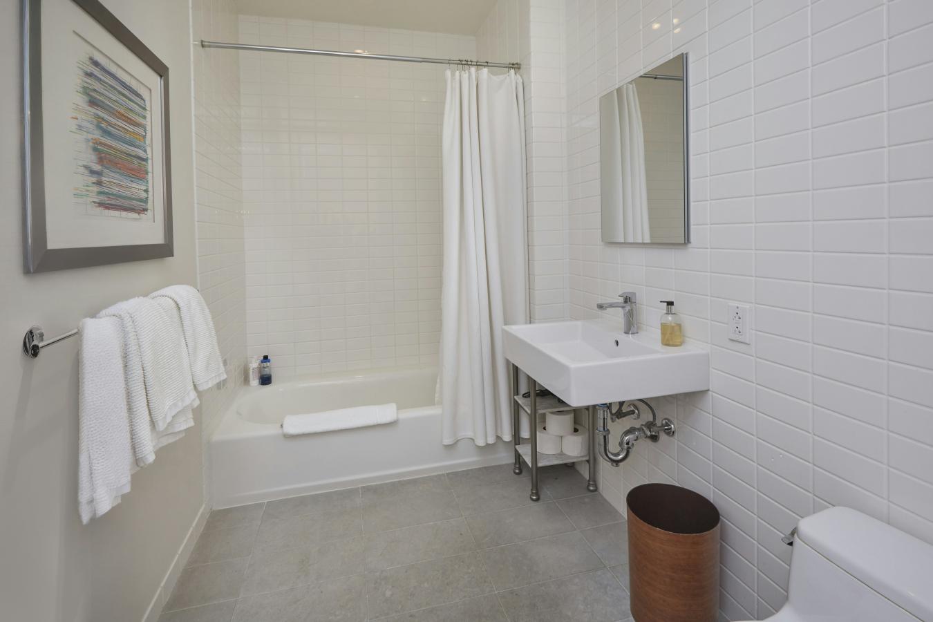 Chelsea, New York, 10011, United States, 1 Bedroom Bedrooms, ,2 BathroomsBathrooms,Residential,For Sale,2044885