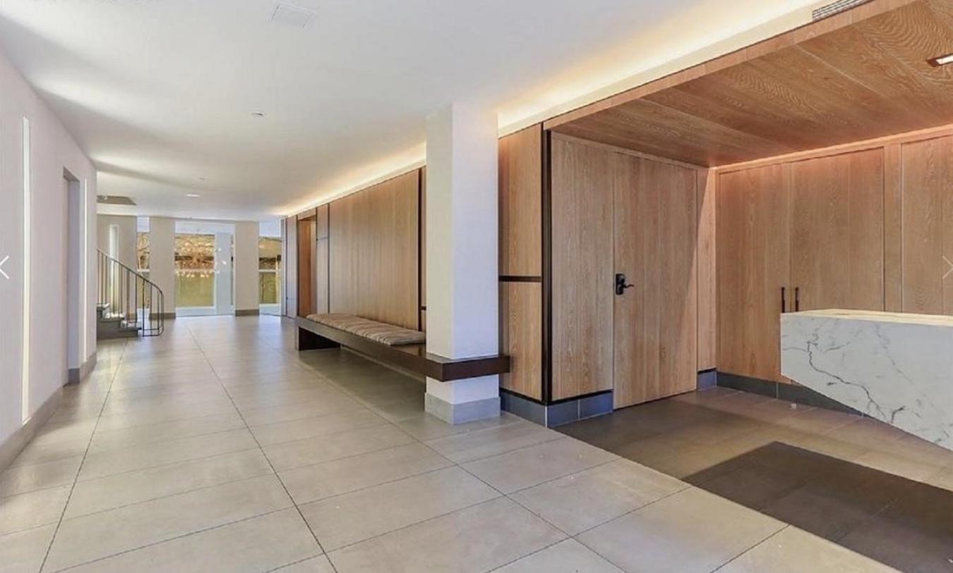 Chelsea, New York, 10011, United States, 1 Bedroom Bedrooms, ,2 BathroomsBathrooms,Residential,For Sale,2044885