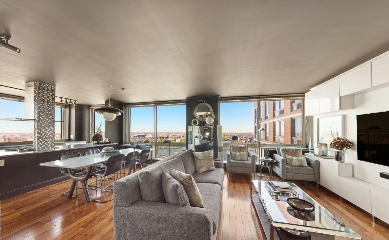 New York, New York, 10128, United States, 3 Bedrooms Bedrooms, ,3 BathroomsBathrooms,Residential,For Sale,2044884