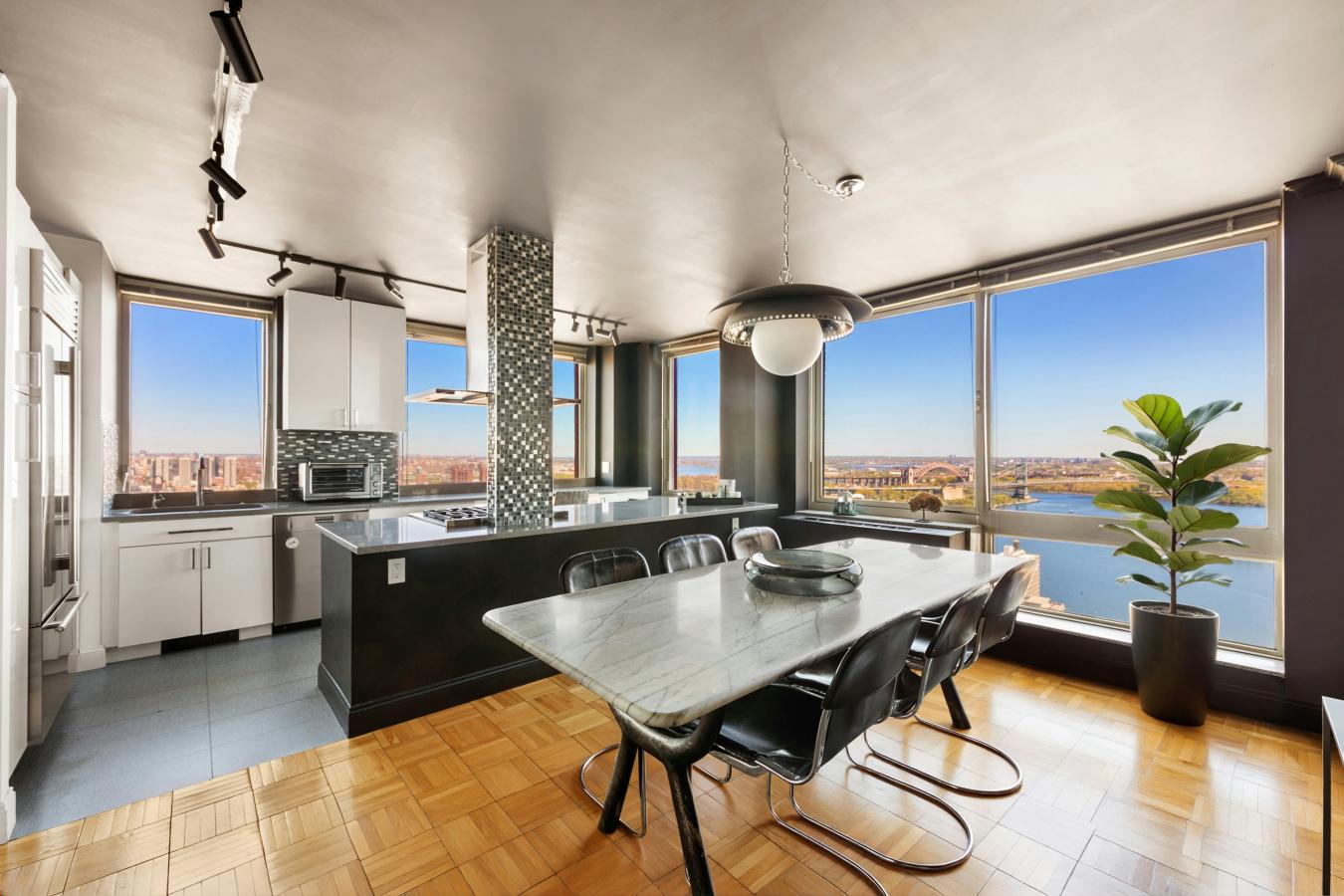 New York, New York, 10128, United States, 3 Bedrooms Bedrooms, ,3 BathroomsBathrooms,Residential,For Sale,2044884