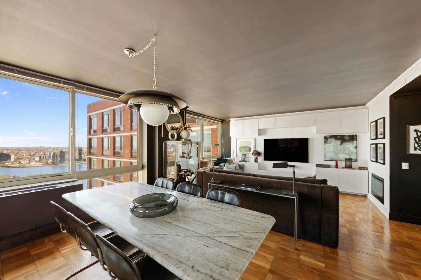 New York, New York, 10128, United States, 3 Bedrooms Bedrooms, ,3 BathroomsBathrooms,Residential,For Sale,2044884