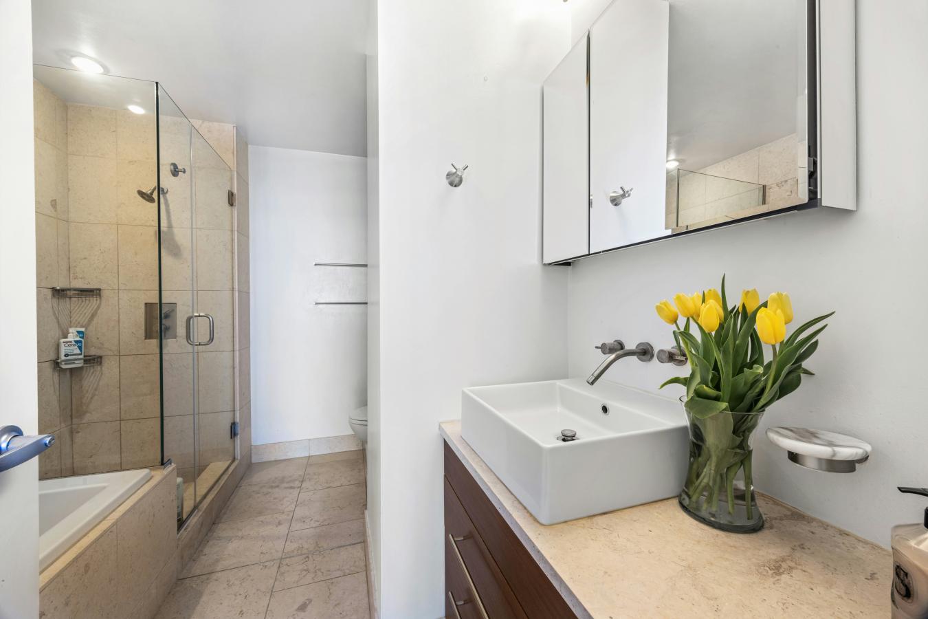 New York, New York, 10023, United States, 2 Bedrooms Bedrooms, ,2 BathroomsBathrooms,Residential,For Sale,2044882