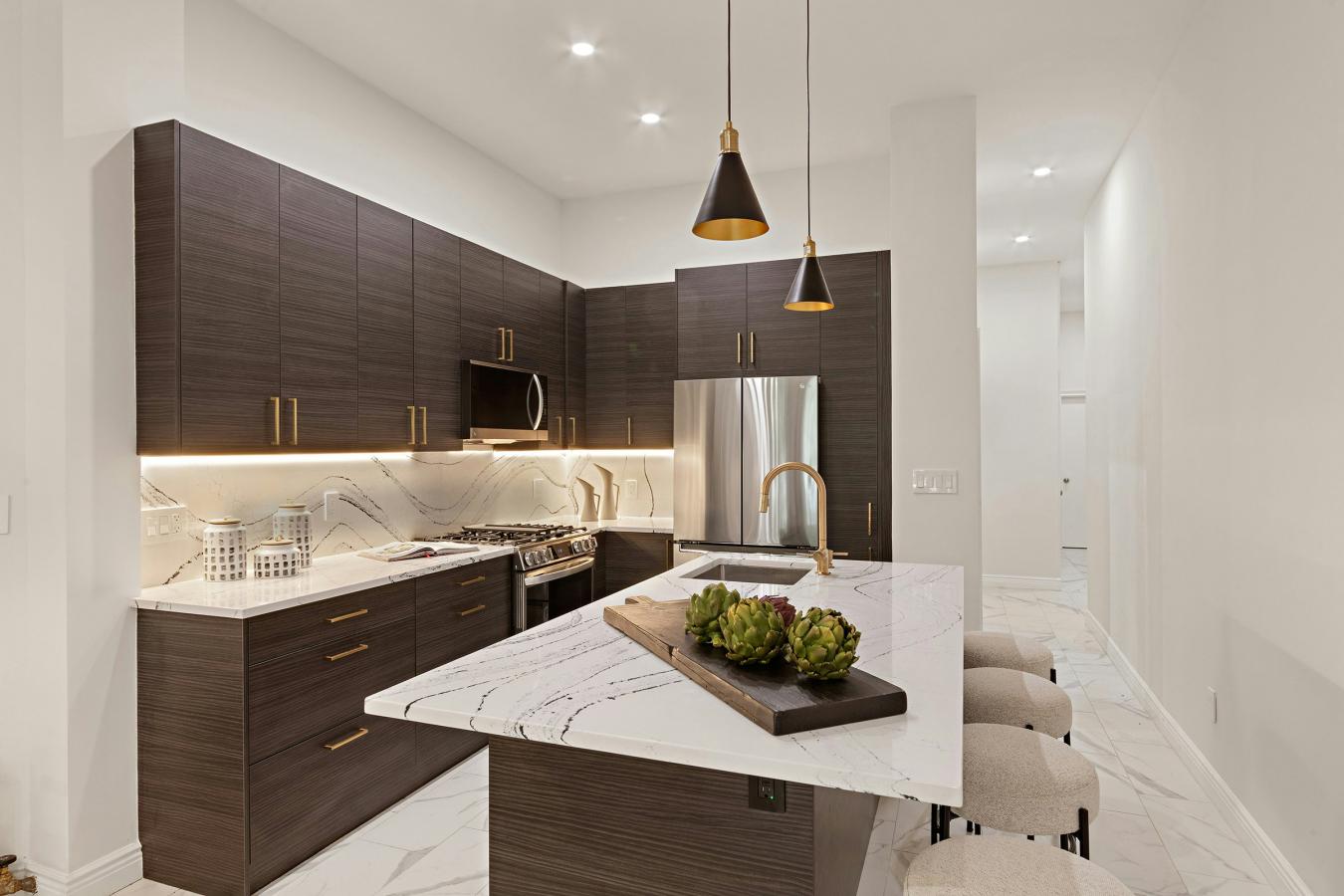 New York, New York, 10028, United States, 3 Bedrooms Bedrooms, ,2 BathroomsBathrooms,Residential,For Sale,2044880