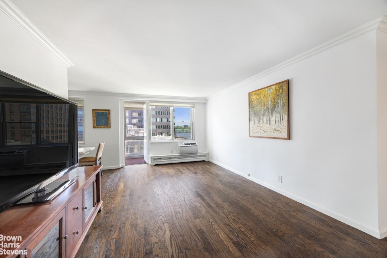 New York, New York, 10023, United States, 2 Bedrooms Bedrooms, ,1 BathroomBathrooms,Residential,For Sale,2044873