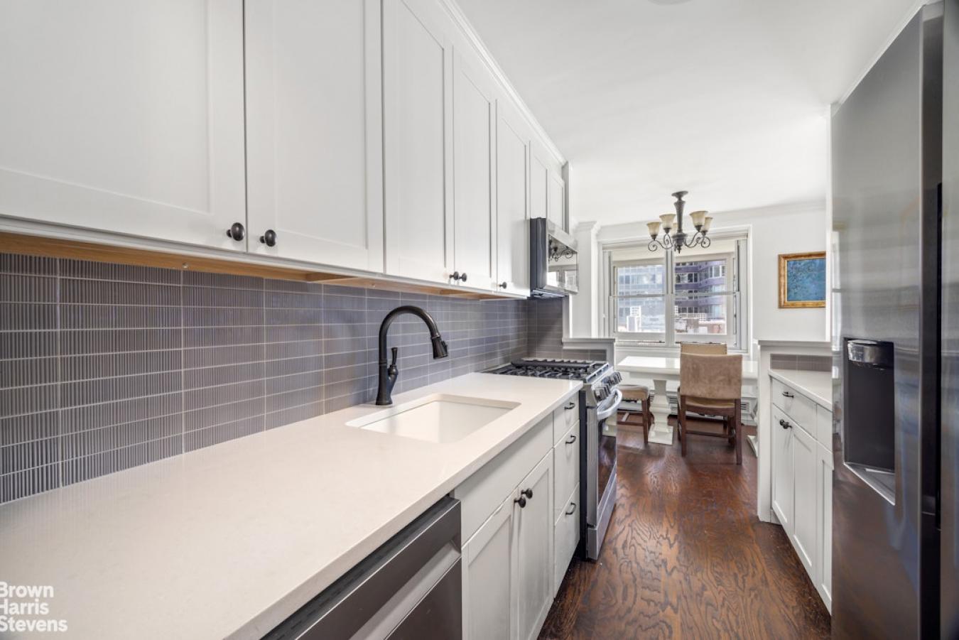 New York, New York, 10023, United States, 2 Bedrooms Bedrooms, ,1 BathroomBathrooms,Residential,For Sale,2044873