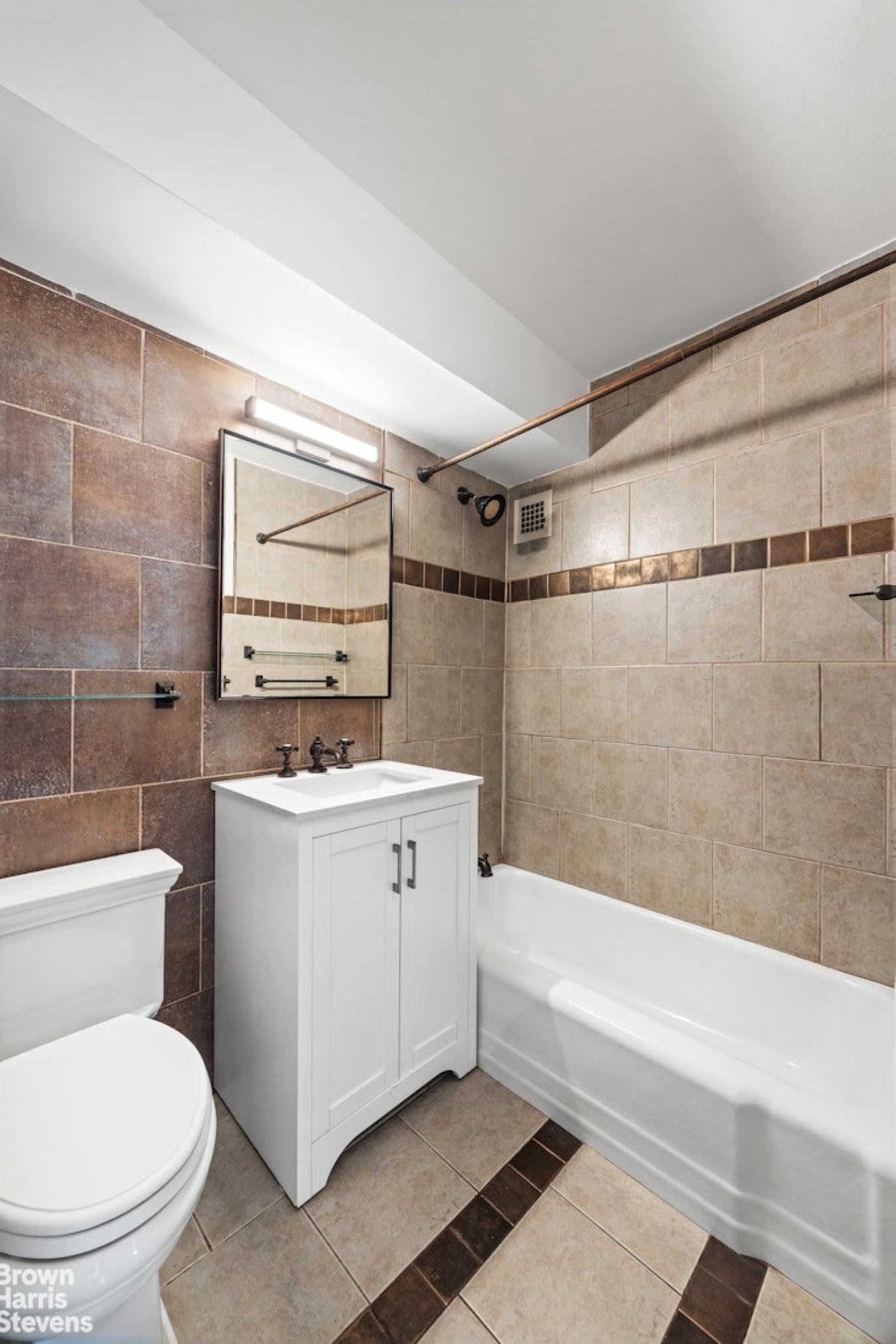 New York, New York, 10023, United States, 2 Bedrooms Bedrooms, ,1 BathroomBathrooms,Residential,For Sale,2044873