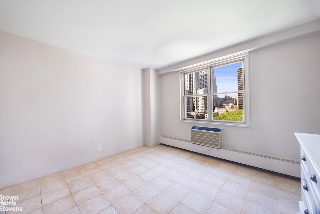 New York, New York, 10023, United States, 2 Bedrooms Bedrooms, ,1 BathroomBathrooms,Residential,For Sale,2044873