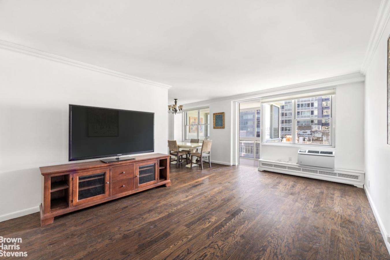 New York, New York, 10023, United States, 2 Bedrooms Bedrooms, ,1 BathroomBathrooms,Residential,For Sale,2044873