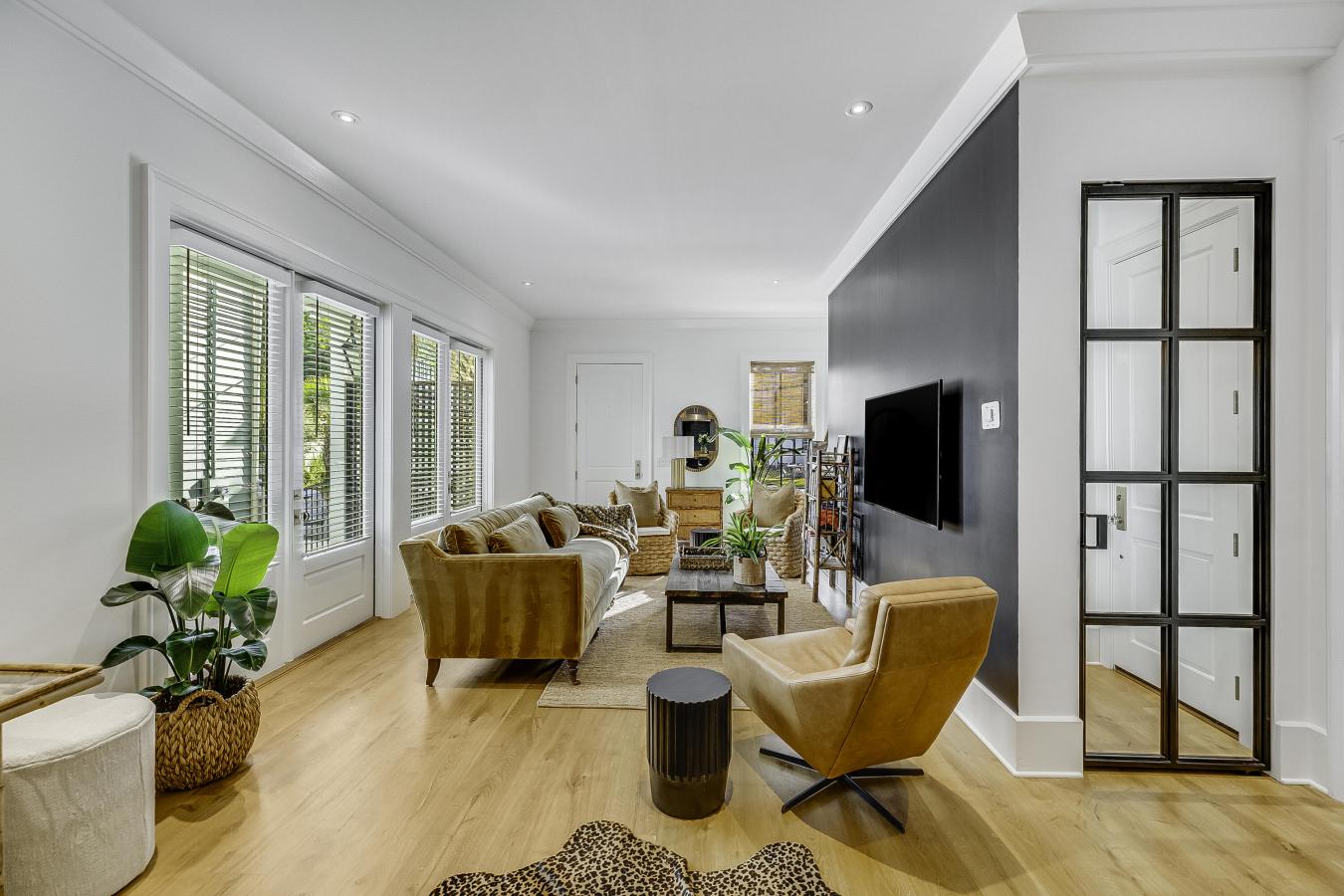 Charleston, Charleston, 29403, United States, 3 Bedrooms Bedrooms, ,3 BathroomsBathrooms,Residential,For Sale,2044865