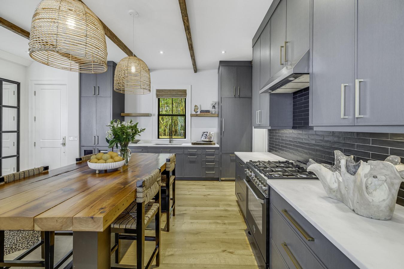 Charleston, Charleston, 29403, United States, 3 Bedrooms Bedrooms, ,3 BathroomsBathrooms,Residential,For Sale,2044865