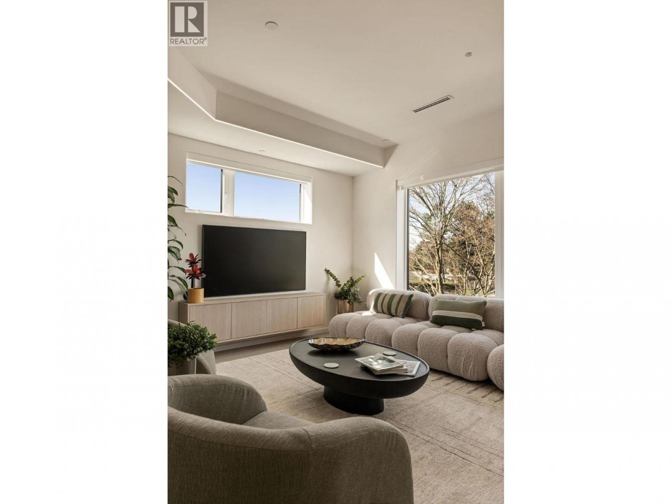 Vancouver, BC, V5Z2H9, Canada, 3 Bedrooms Bedrooms, ,2 BathroomsBathrooms,Residential,For Sale,2045315