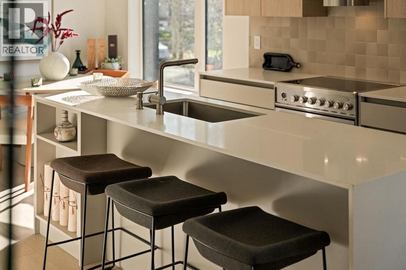 Vancouver, BC, V5Z2H9, Canada, 3 Bedrooms Bedrooms, ,2 BathroomsBathrooms,Residential,For Sale,2045315