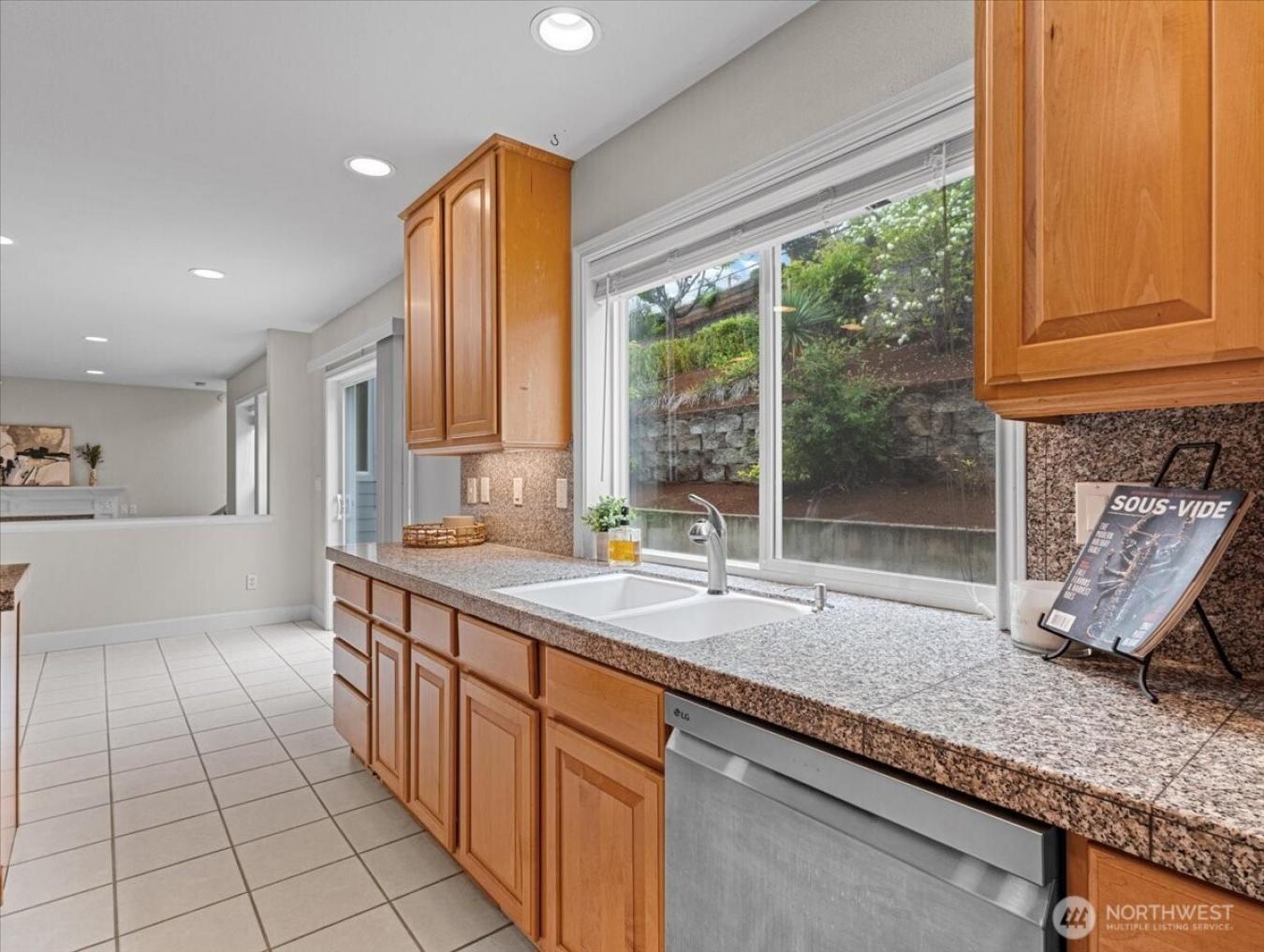 Vancouver, Clark, 98665, United States, 4 Bedrooms Bedrooms, ,2 BathroomsBathrooms,Residential,For Sale,2045312