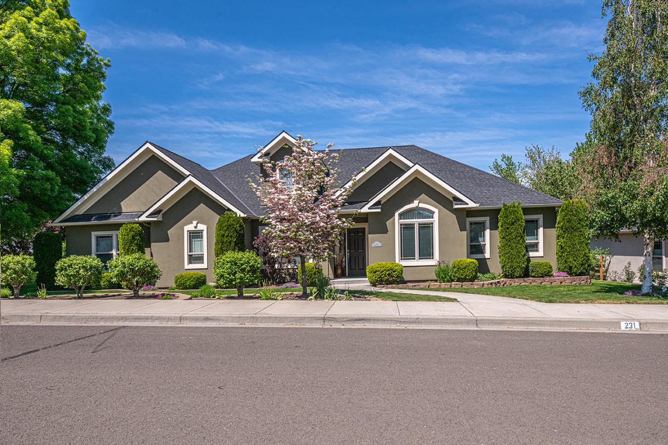 Walla Walla, Walla Walla, 99362, United States, 4 Bedrooms Bedrooms, ,2 BathroomsBathrooms,Residential,For Sale,2045307