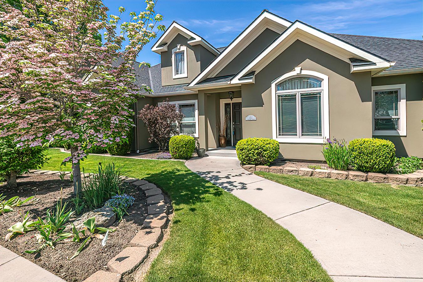 Walla Walla, Walla Walla, 99362, United States, 4 Bedrooms Bedrooms, ,2 BathroomsBathrooms,Residential,For Sale,2045307