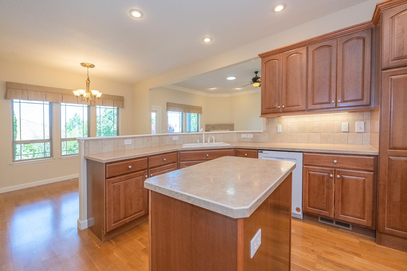 Walla Walla, Walla Walla, 99362, United States, 4 Bedrooms Bedrooms, ,2 BathroomsBathrooms,Residential,For Sale,2045307