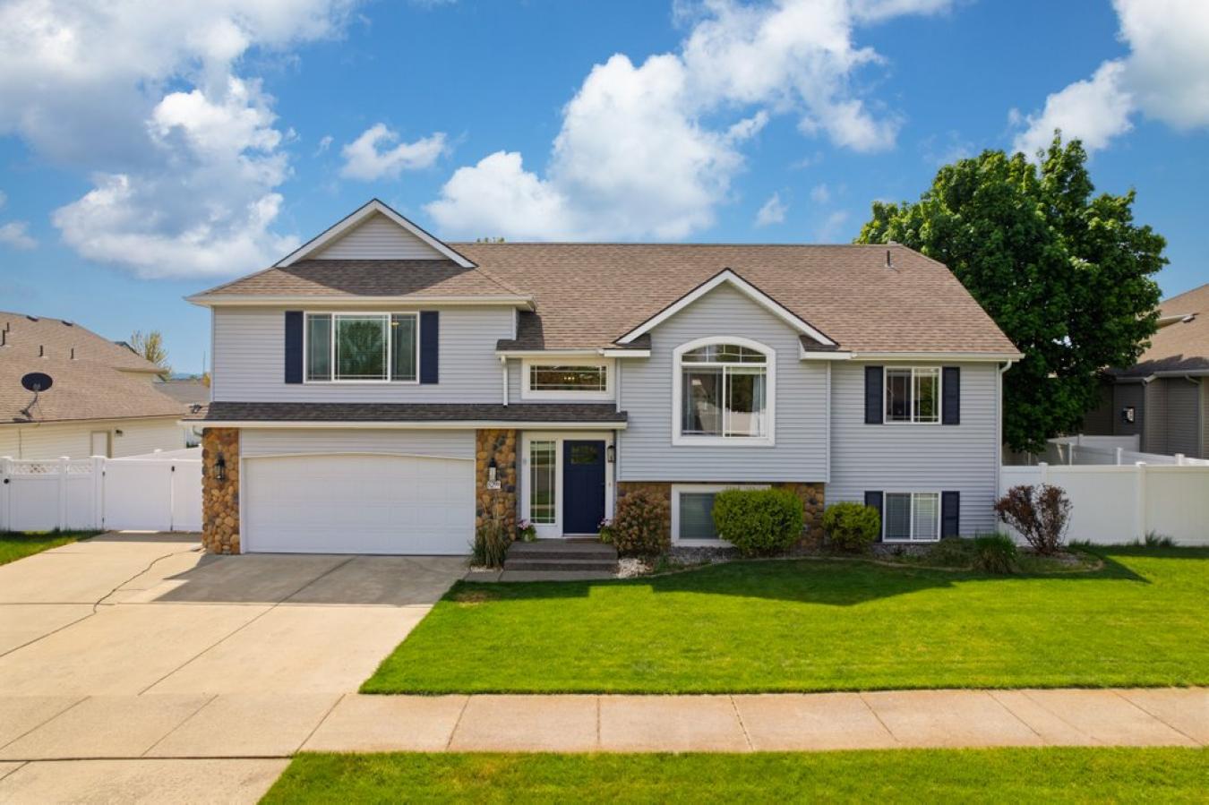 Hayden, Kootenai, 83835, United States, 4 Bedrooms Bedrooms, ,3 BathroomsBathrooms,Residential,For Sale,2045585