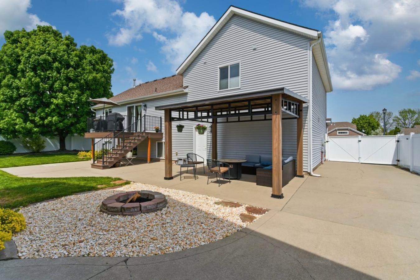Hayden, Kootenai, 83835, United States, 4 Bedrooms Bedrooms, ,3 BathroomsBathrooms,Residential,For Sale,2045585