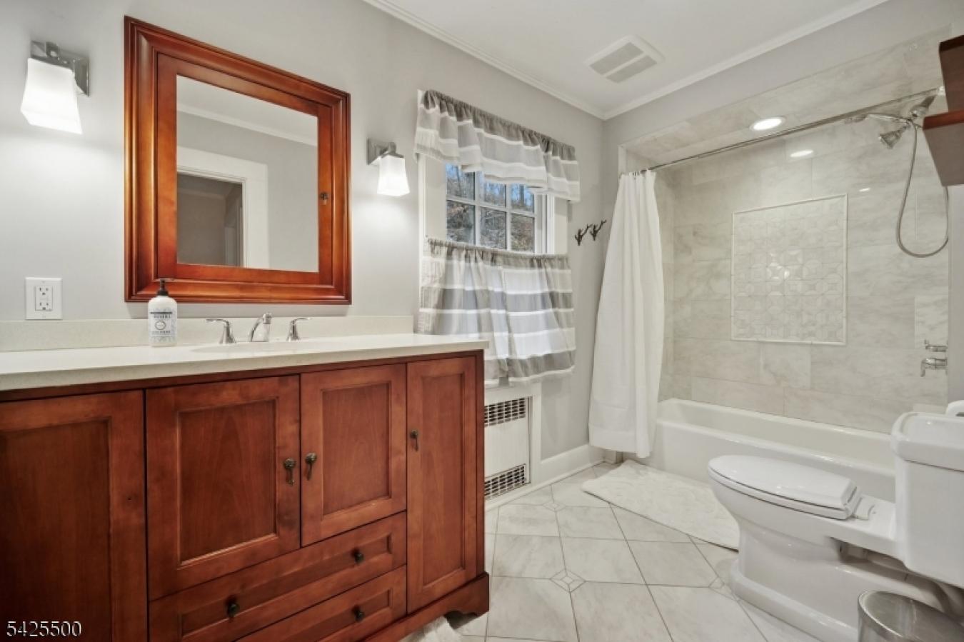 Montclair, Essex, 07043, United States, 3 Bedrooms Bedrooms, ,1 BathroomBathrooms,Residential,For Sale,2045581