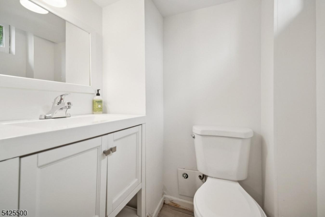 Montclair, Essex, 07043, United States, 3 Bedrooms Bedrooms, ,1 BathroomBathrooms,Residential,For Sale,2045581