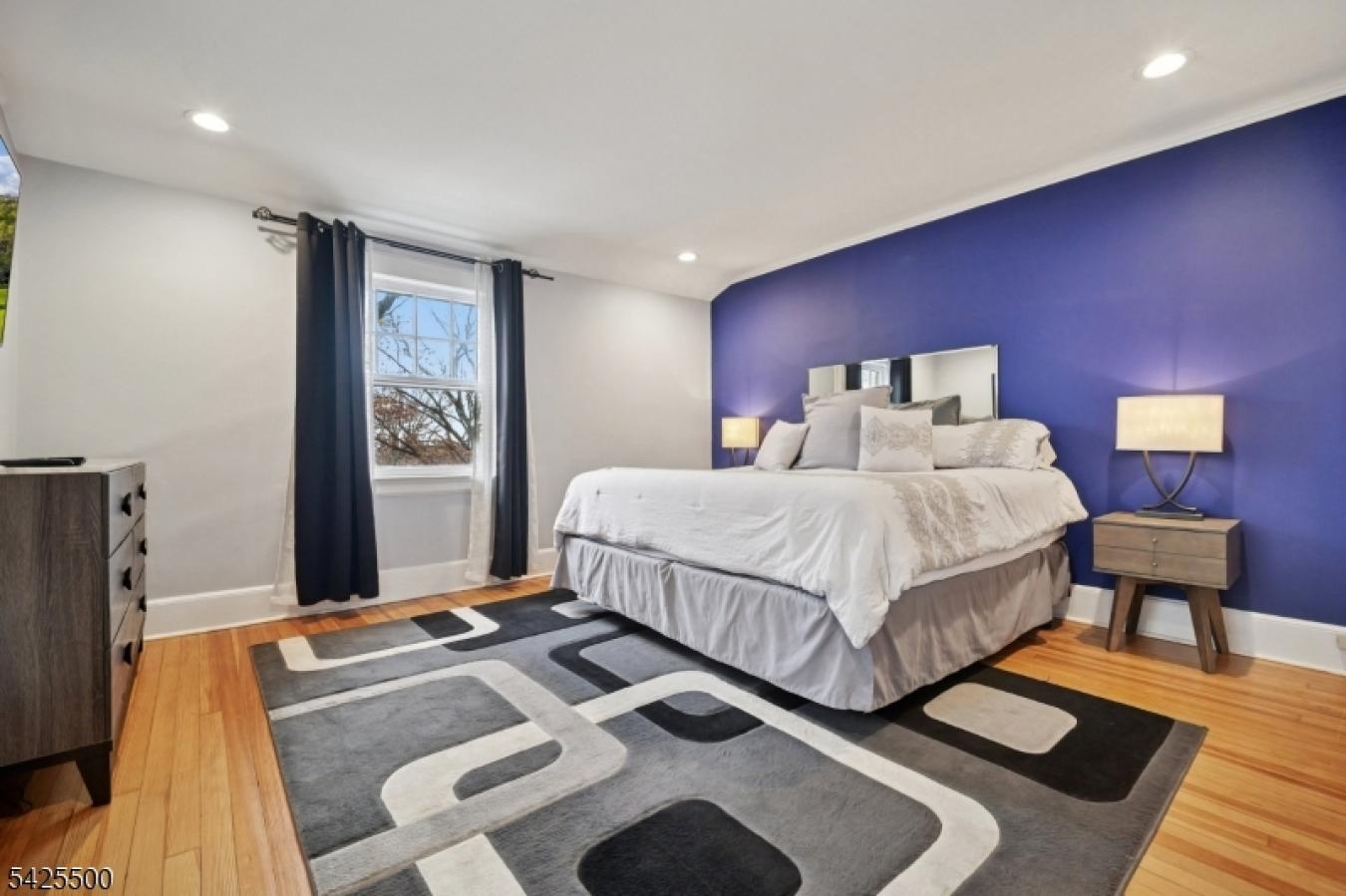 Montclair, Essex, 07043, United States, 3 Bedrooms Bedrooms, ,1 BathroomBathrooms,Residential,For Sale,2045581
