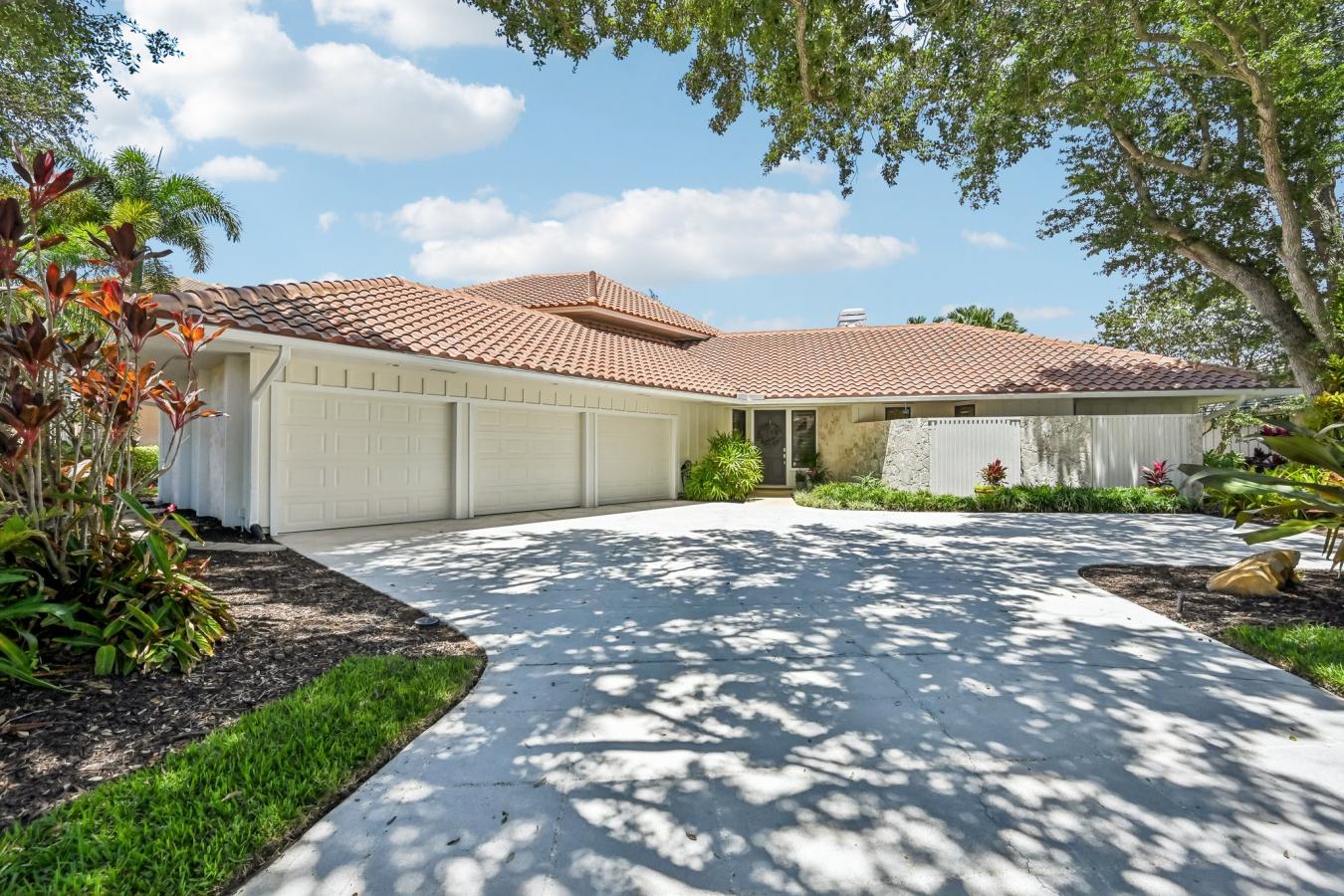 Palm Beach Gardens, Palm Beach, 33418, United States, 4 Bedrooms Bedrooms, ,4 BathroomsBathrooms,Residential,For Sale,2045579