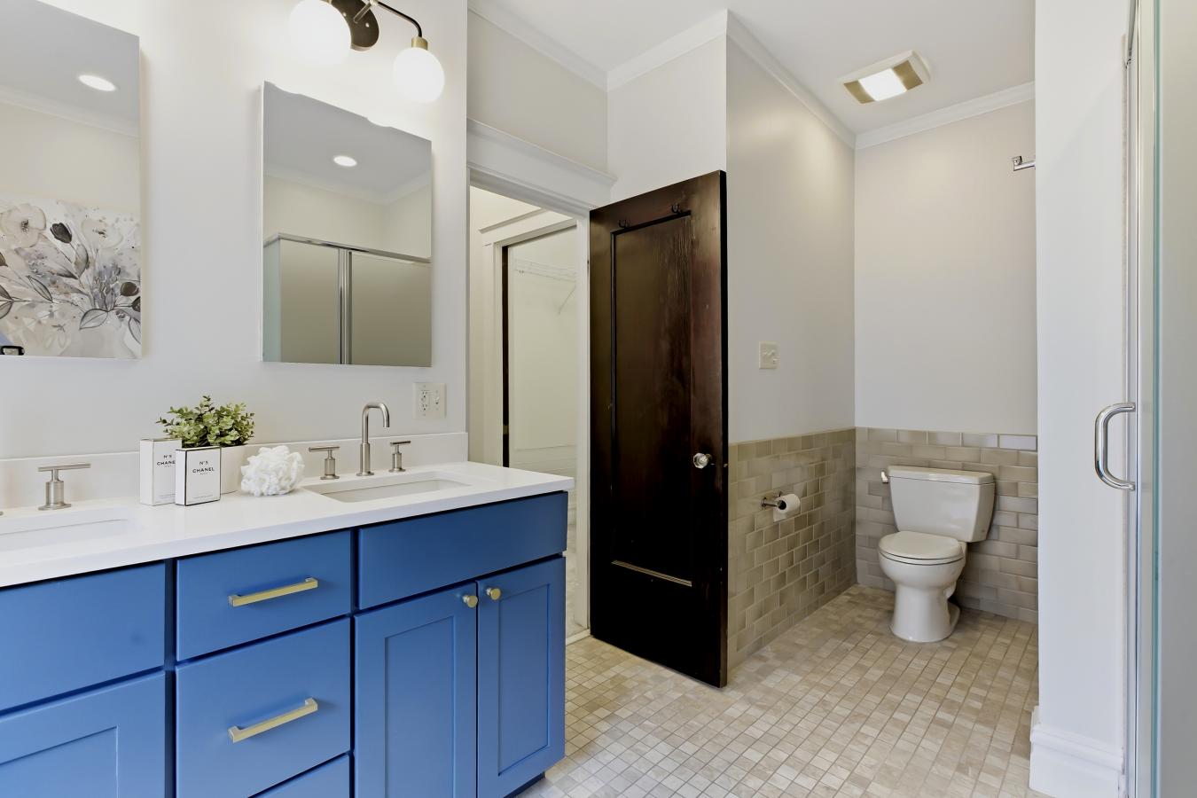 University City, Missouri, 63130, United States, 5 Bedrooms Bedrooms, ,3 BathroomsBathrooms,Residential,For Sale,2045578