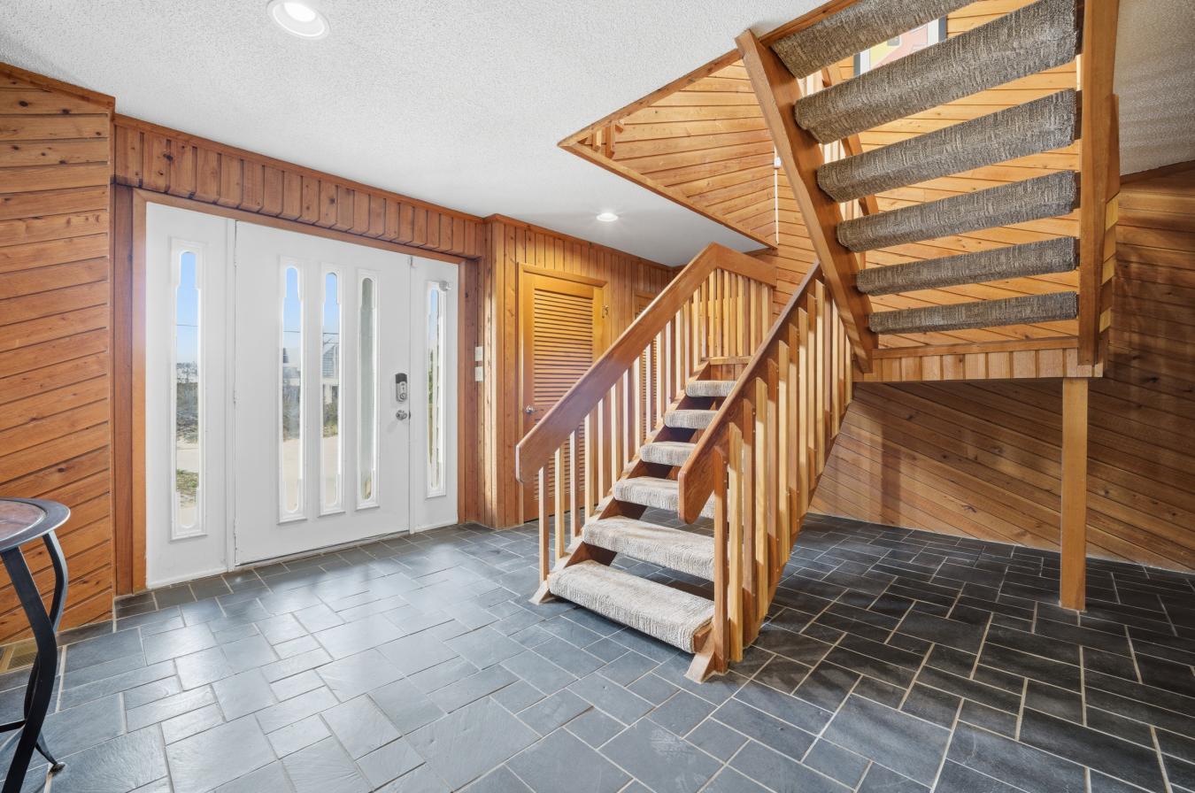 Virginia Beach, Virginia, 23456, United States, 6 Bedrooms Bedrooms, ,5 BathroomsBathrooms,Residential,For Sale,2045577