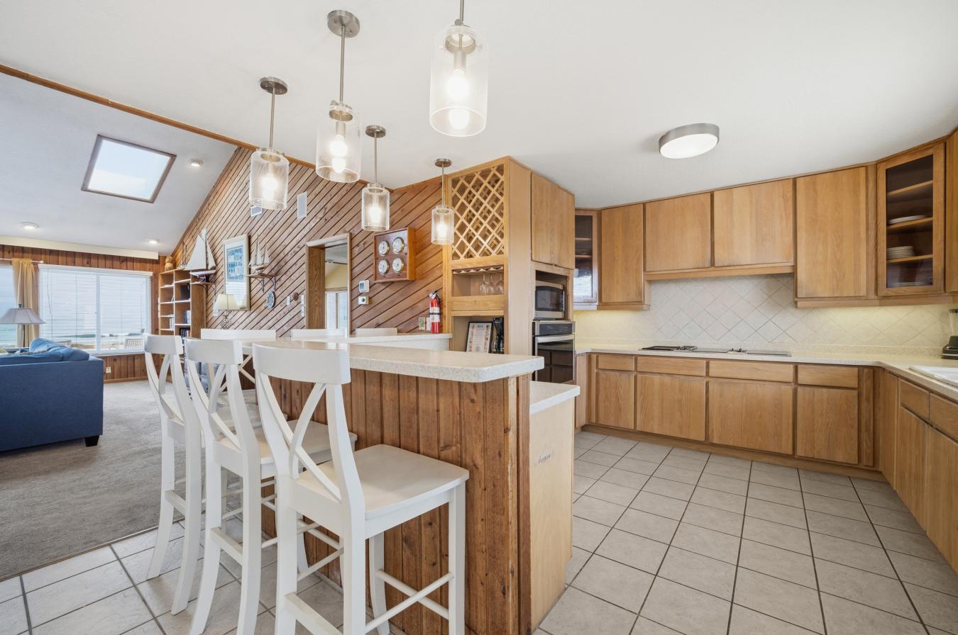 Virginia Beach, Virginia, 23456, United States, 6 Bedrooms Bedrooms, ,5 BathroomsBathrooms,Residential,For Sale,2045577