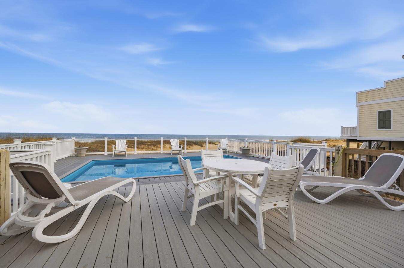 Virginia Beach, Virginia, 23456, United States, 6 Bedrooms Bedrooms, ,5 BathroomsBathrooms,Residential,For Sale,2045577