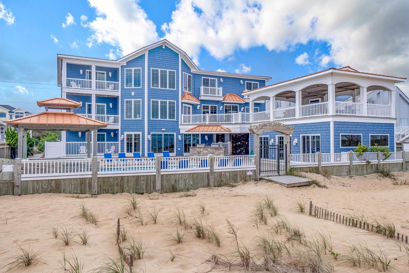 Virginia Beach, Virginia, 23456, United States, 12 Bedrooms Bedrooms, ,13 BathroomsBathrooms,Residential,For Sale,2045572